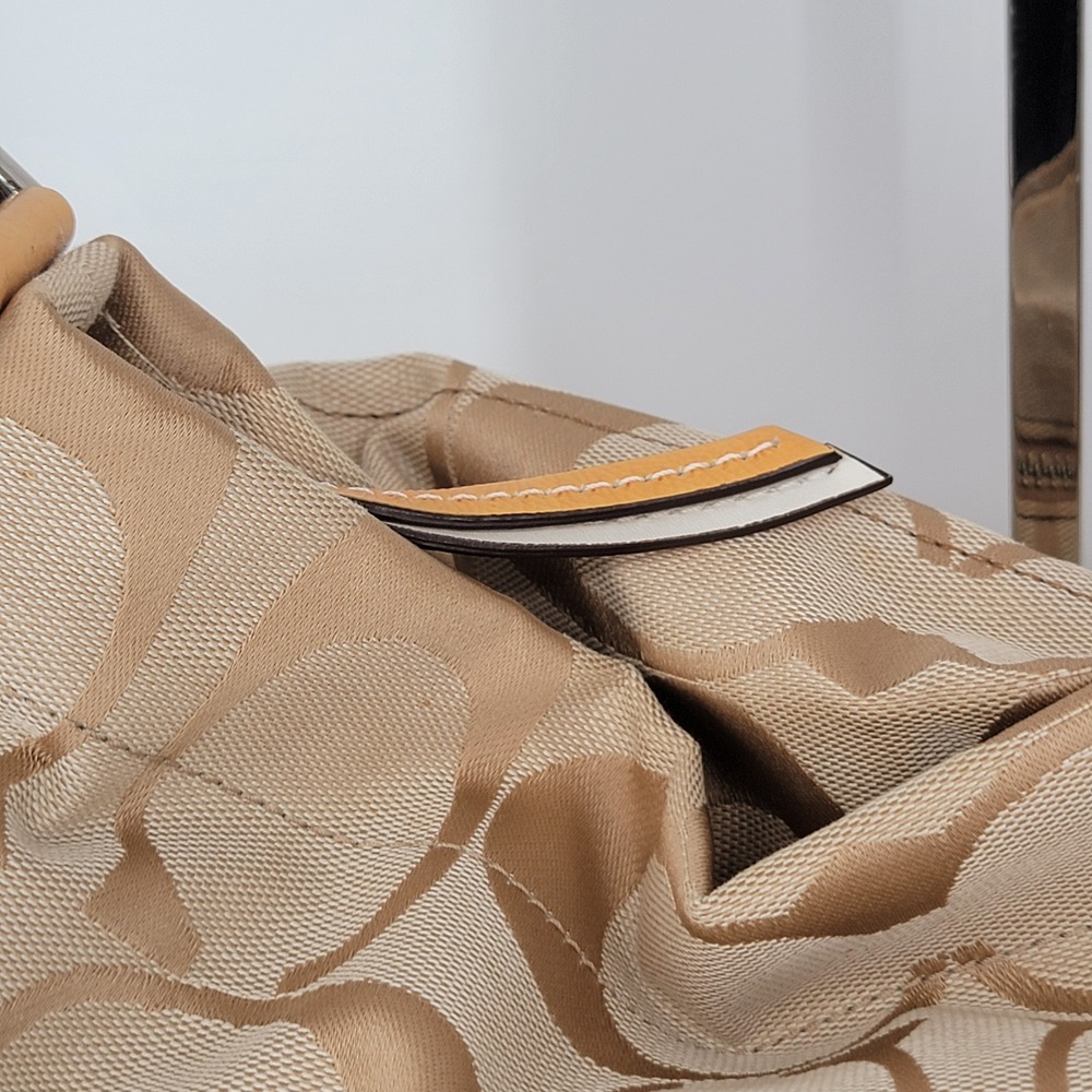 Coach Zoe Signature Jacquard Hobo Bag Tan Beige Yellow Patent Trim - Picture 3 of 16